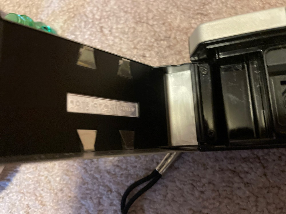 KODAK Instamatic 100 Camera Has Hand Strap And Bulbs Clean Unit UNTESTED
