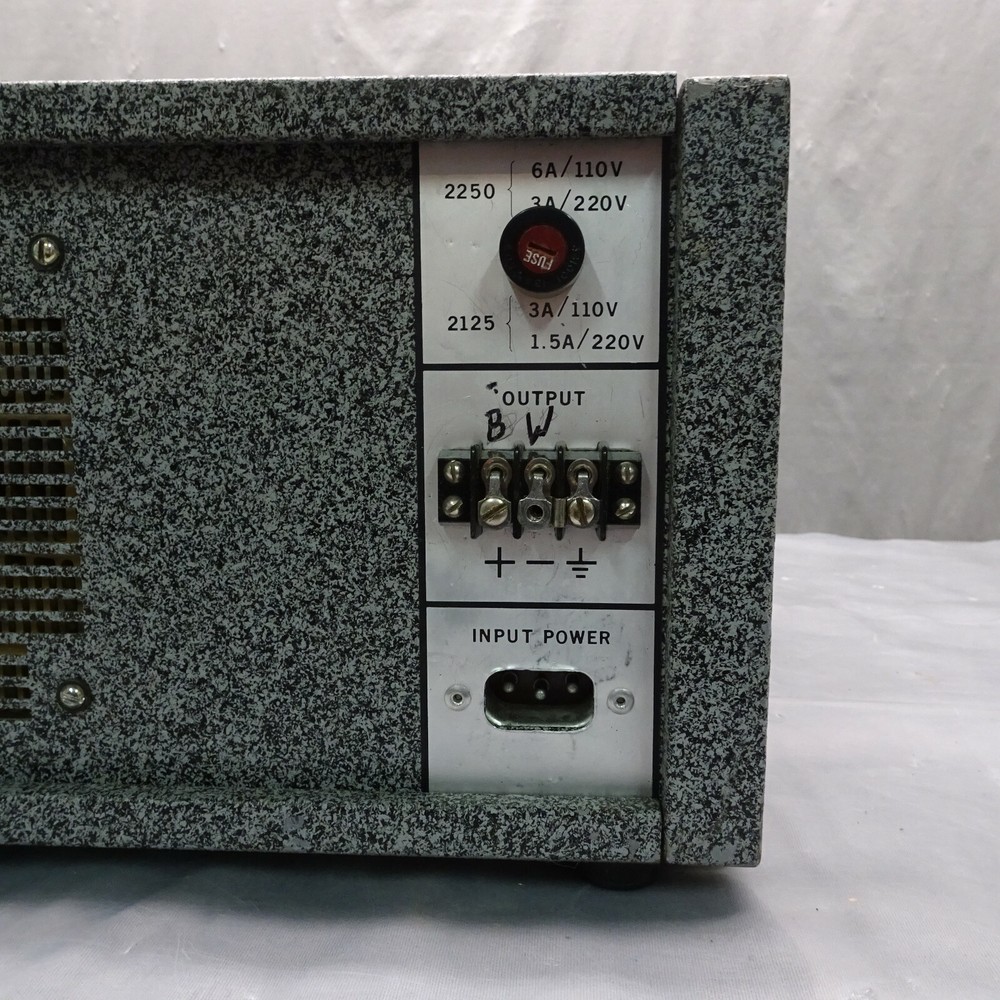 MB ELECTRONICS POWER AMPLIFIER 2250MB s/n 663
