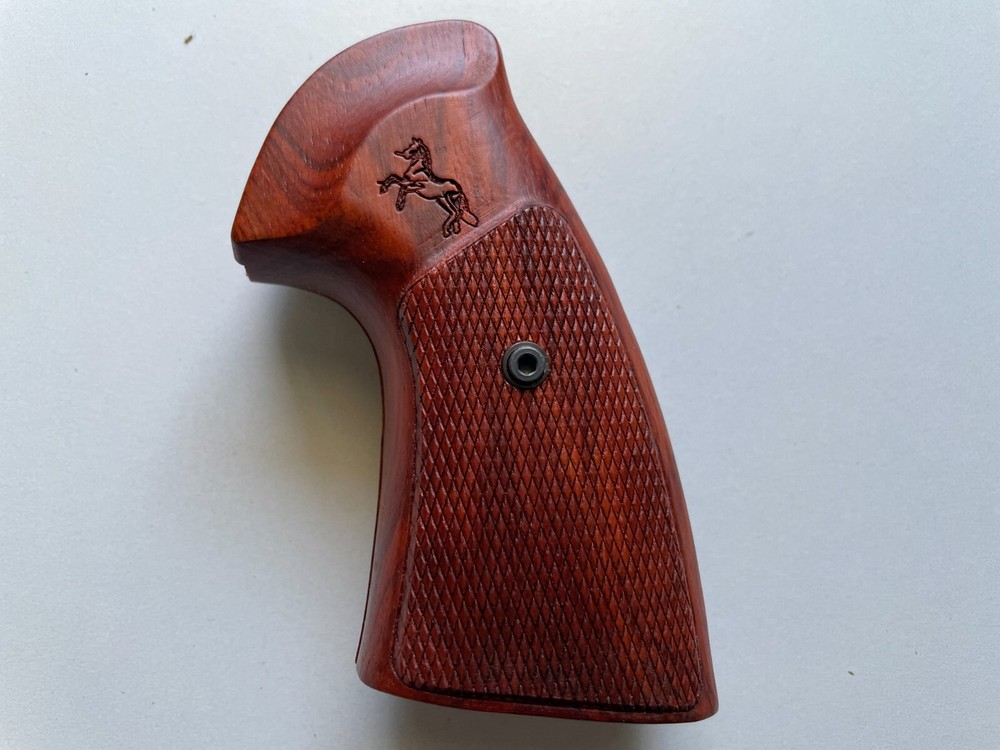 Premium Handmade grips for COLT PYTHON grips (I, E FRAME) Checker on wood