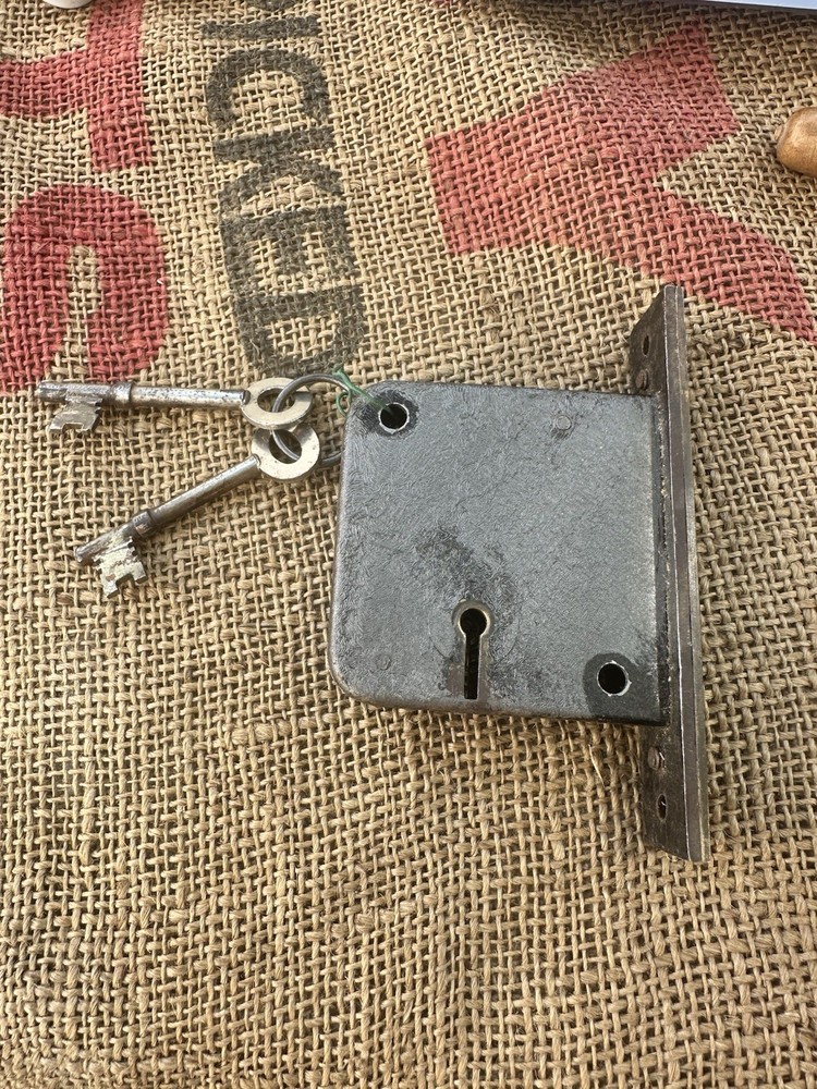Secure 4-Lever Rim Lock – Brass Faceplate & Skeleton Keys – c1930s Working