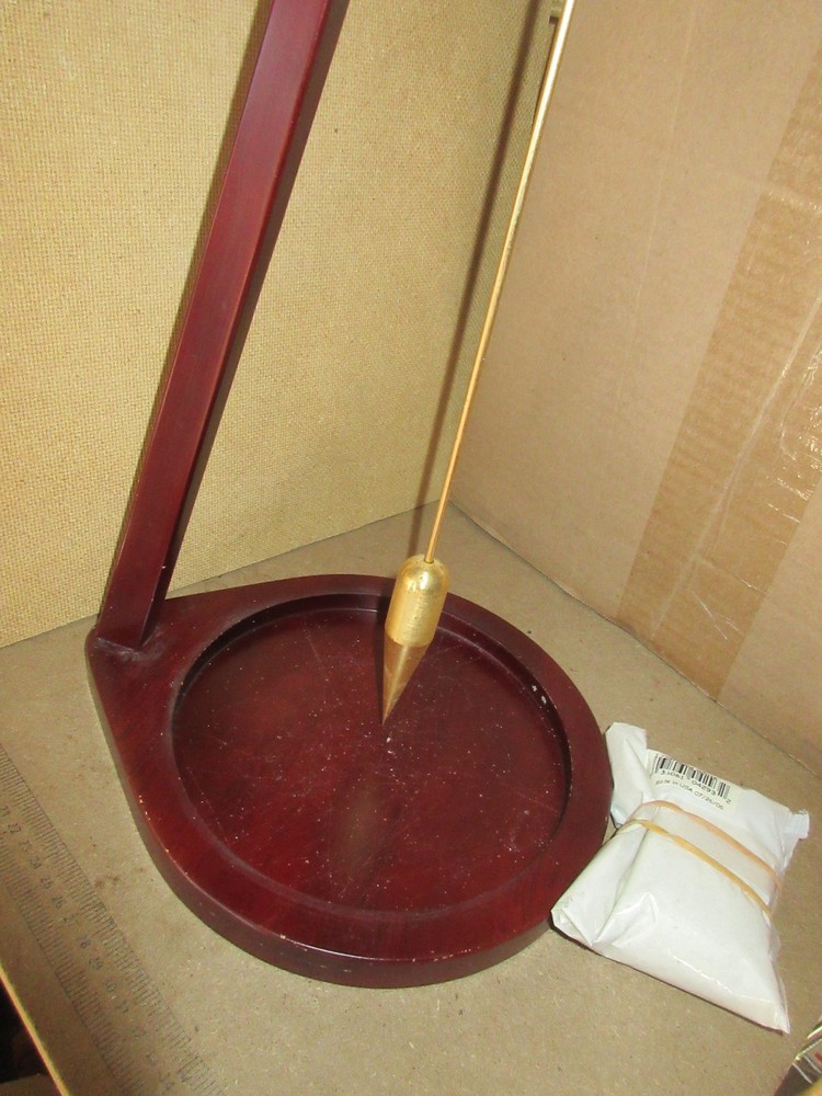 Wooden tabletop pendulum (P 381)