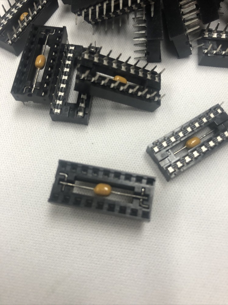 Socket 18 Pin , ID-D-7-5-5-8, Tegal?