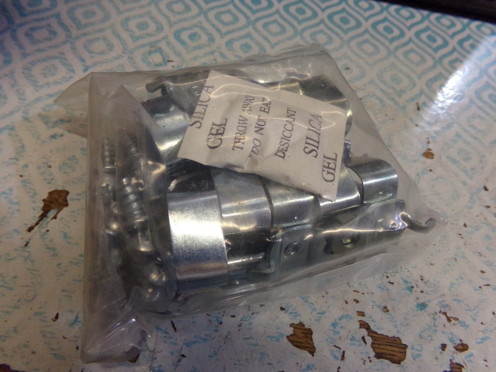 TRITON DURAHOOKS 73210 SPRING CLIP HOLD RANGE 1/2"-1" LOCKING PEGBOARD (WL96-1)