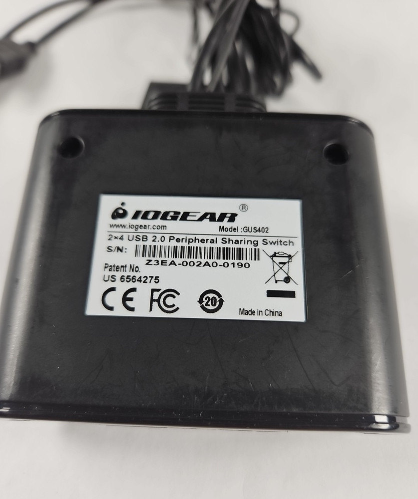IOGEAR GUS402 2x4 USB 2.0 Peripheral Sharing Switch