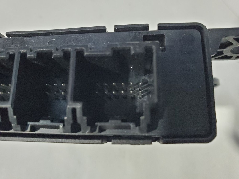 2016 Buick Cascada OEM Parking Control Module 22810361