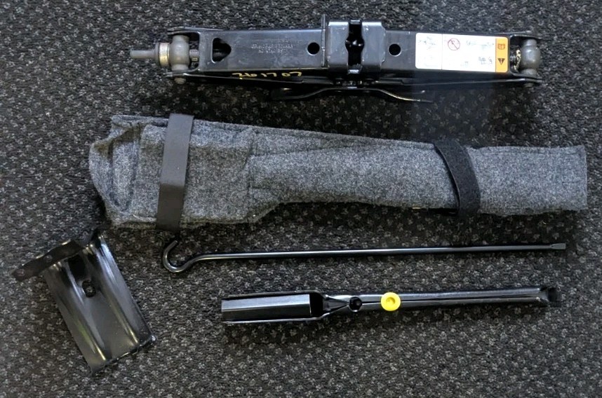 2007 MERCURY MOUNTAINEER JACK AND TOOL KIT