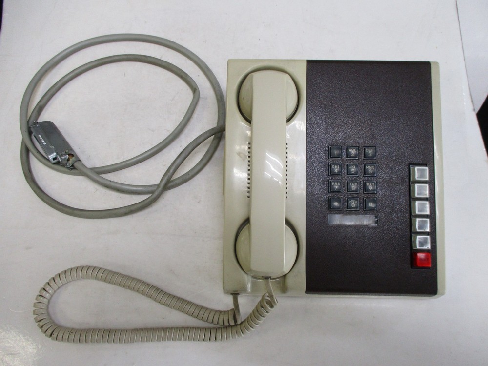 NT  1970’s  Beige 5 BUTTON & HOLD  Work  Desk  Phone  W/CABLES SHOWN USED