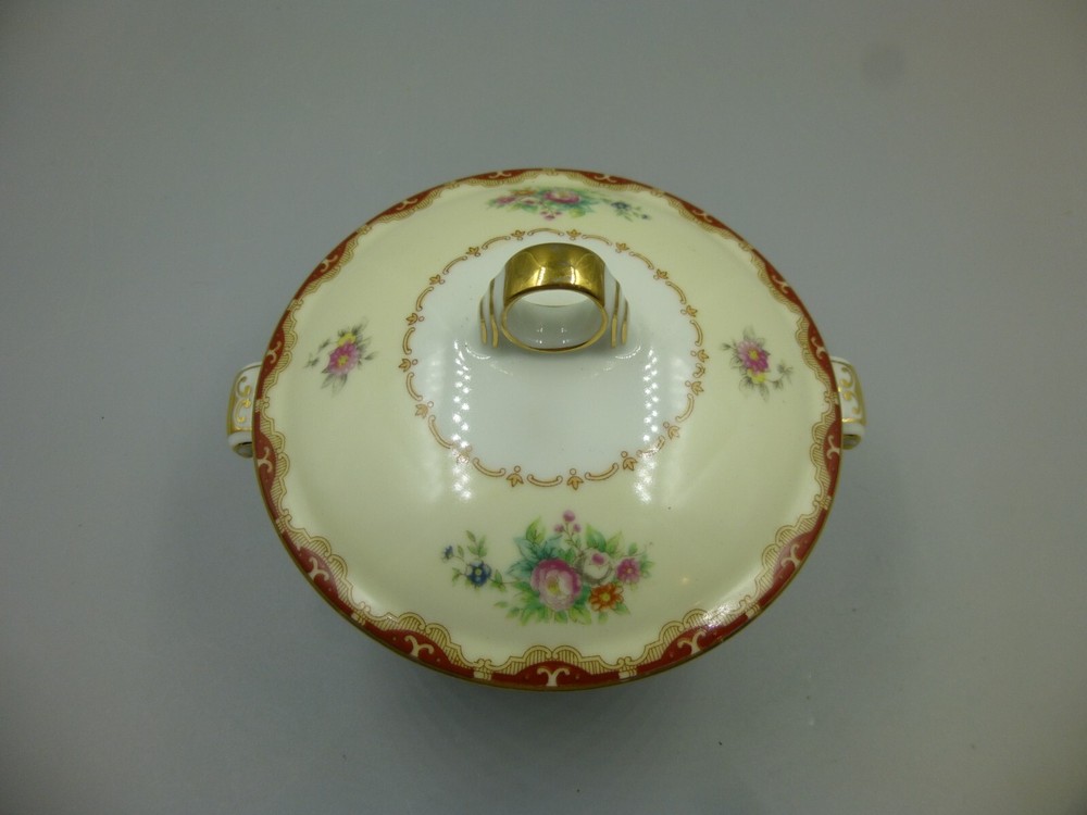 MEITO KEEPSAKE PATTERN IVORY CHINA CREAM AND SUGAR SET