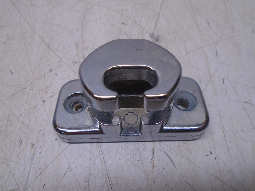 O4a  Chrome Plated Mounting Bracket Side Hook Cleat