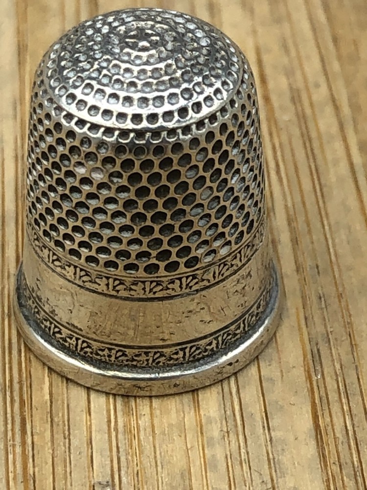 Vintage Sterling Silver Thimble, size 10, pretty
