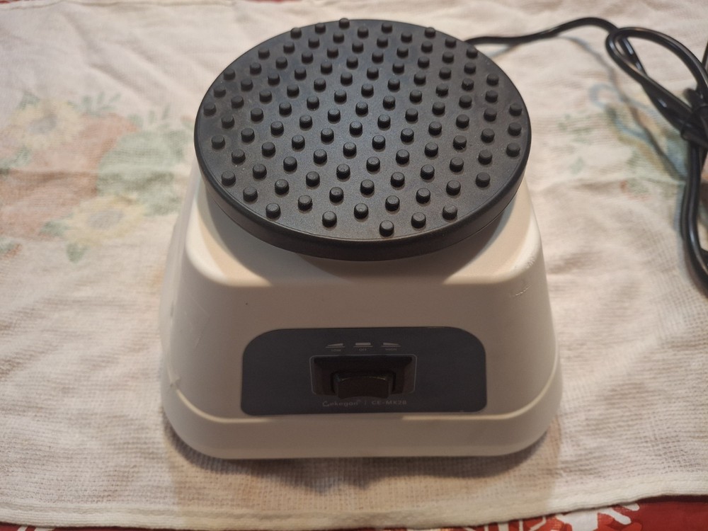 Cekegon CE-MX28 vortex mixer.