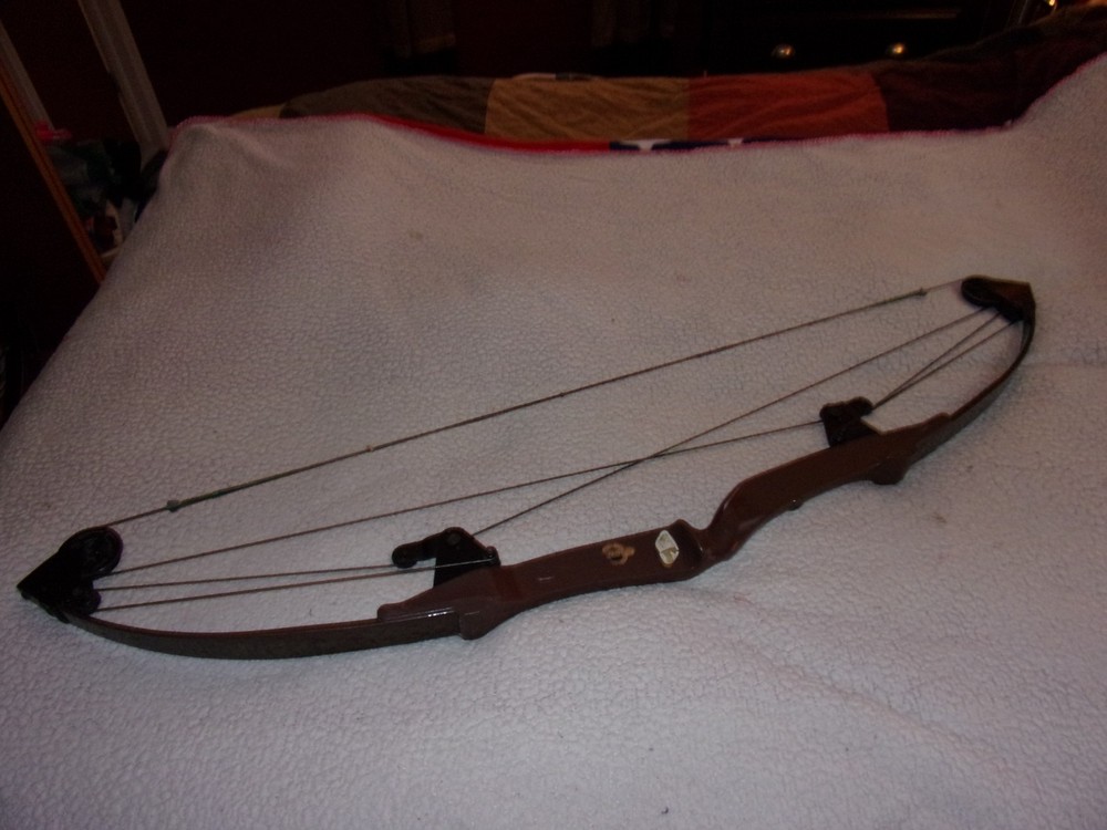 Vintage Bear Archery Whitetail Hunter Compound Bow