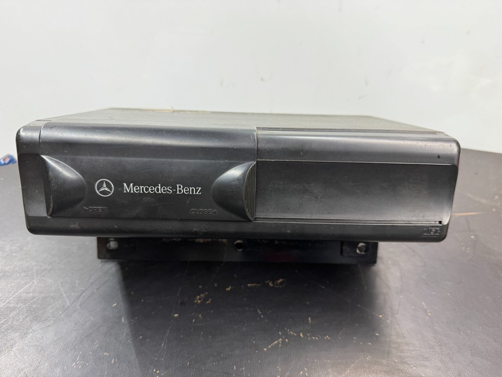 MERCEDES BENZ CD CHANGER