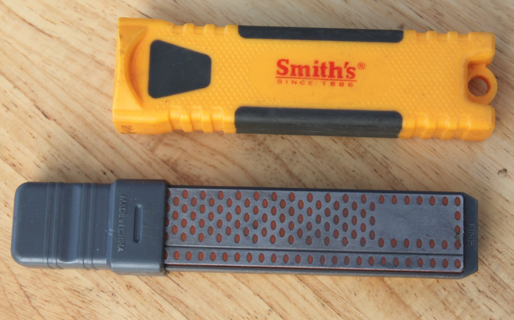 Smith's DCS4 Diamond Combination Fine / Coarse Sharpening Stone Compact