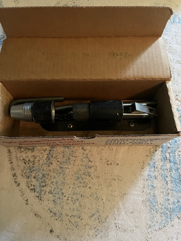 VINTAGE GEM DANDY NUT CRACKER with box