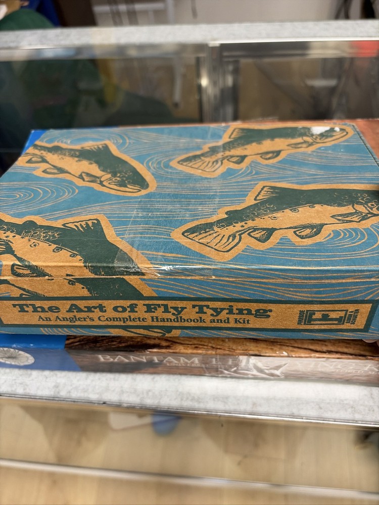 Vintage Universal Vise Bantam 1 Fly Tying Kit Tools Materials (both boxes)