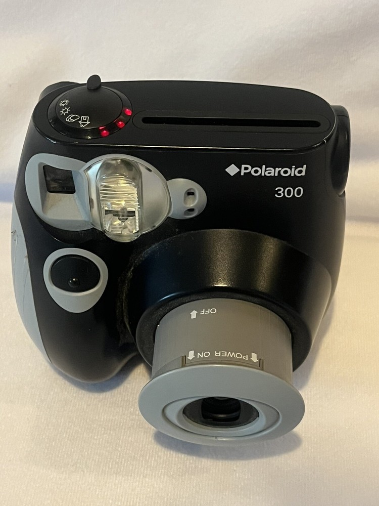 Polaroid 300 Camera in Black Instax GUC