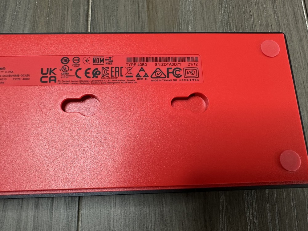 LENOVO THINK PAD UNIVERSAL THUNDERBOLT 4 DOCK