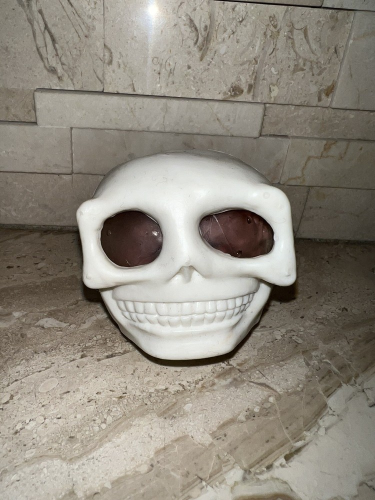 SQUISHY HALLOWEEN SKULL WITH VISIBLE BRAIN MATTER SICK!