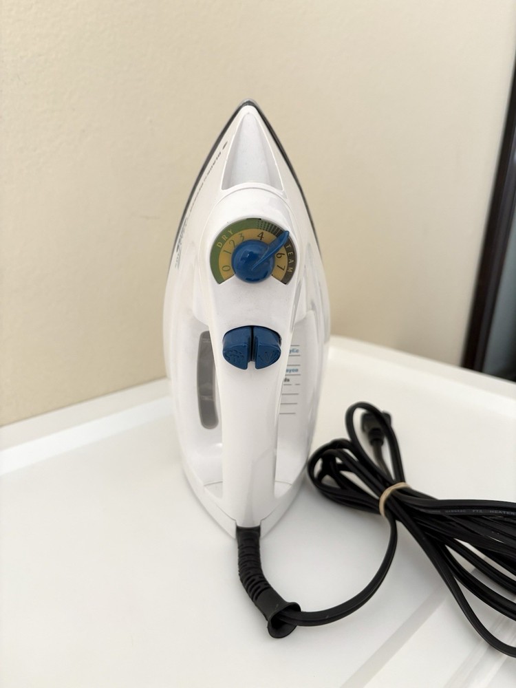 Black & Decker Quick ‘N Easy 380 Iron White 120V