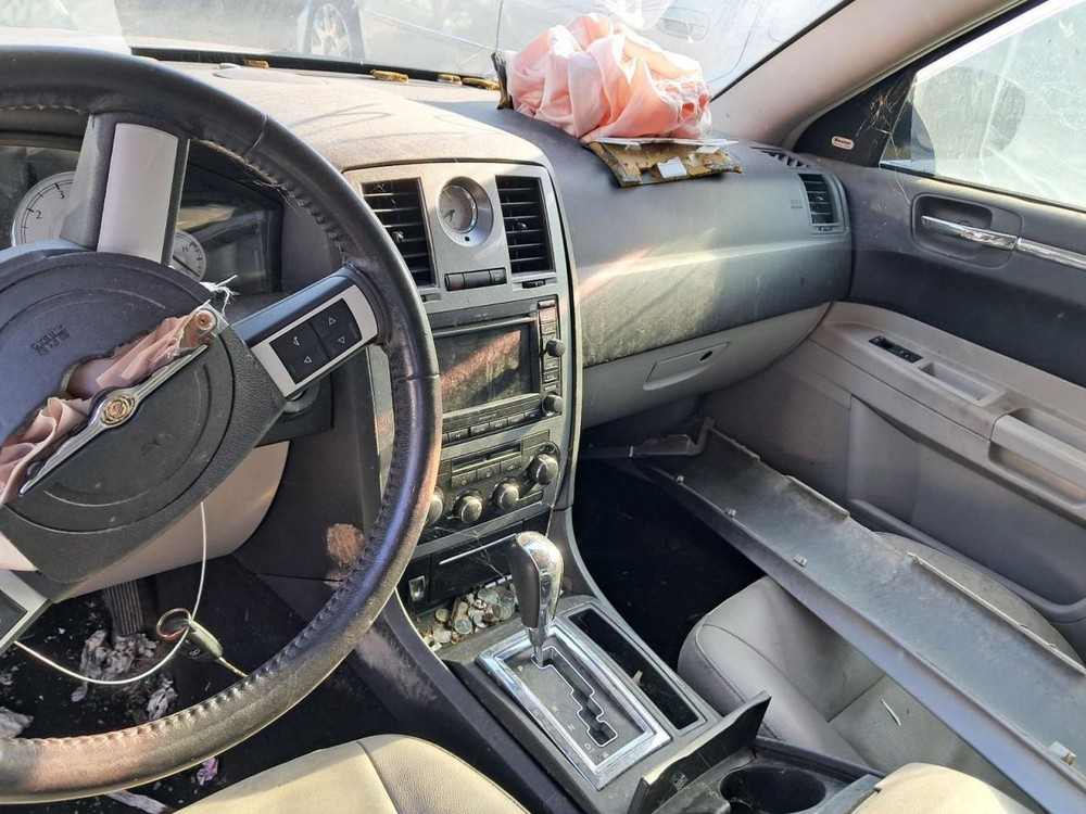 300 2007 Glove Box 4777345