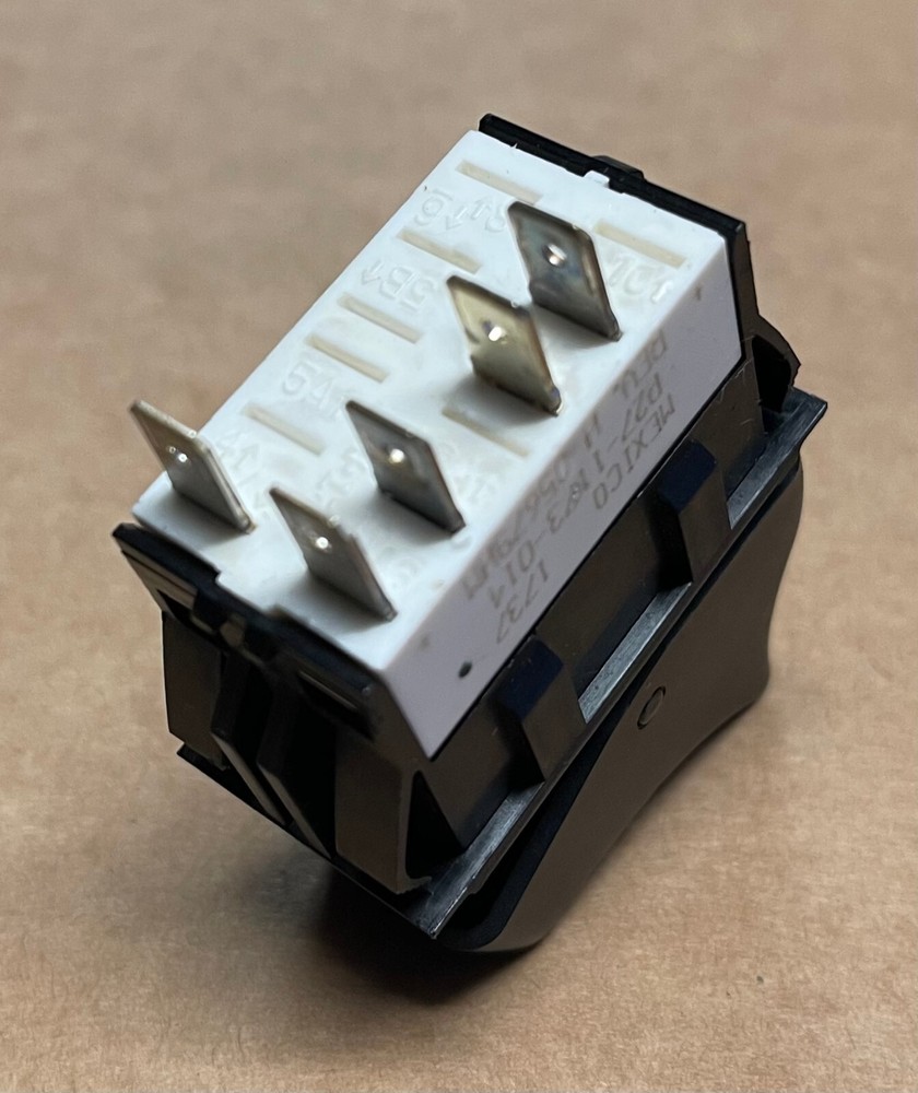 KENWORTH Sleeper Bunk Dome Light Rocker Switch P27-1173-014