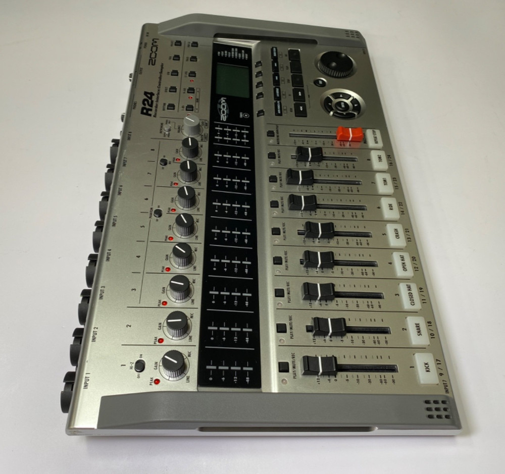 ZOOM R24 Multitrack Recorder Interface Controller Sampler 24-Track *WORKING