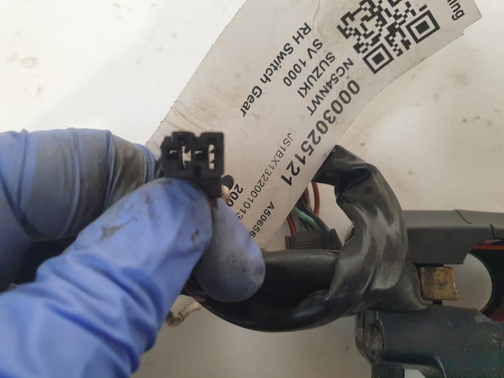 2005 SUZUKI SV 1000 RIGHT SWITCH GEAR