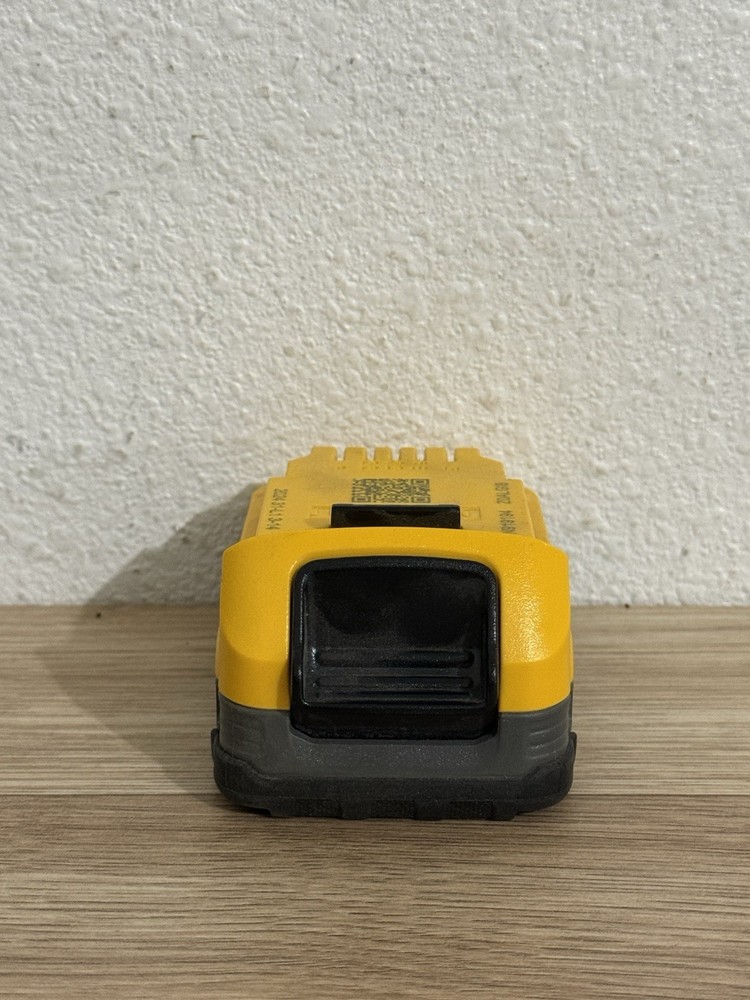 Genuine DEWALT “POWERSTACK” DCBP034 1.7Ah 20V MAX Lithium Battery Z0ALG18