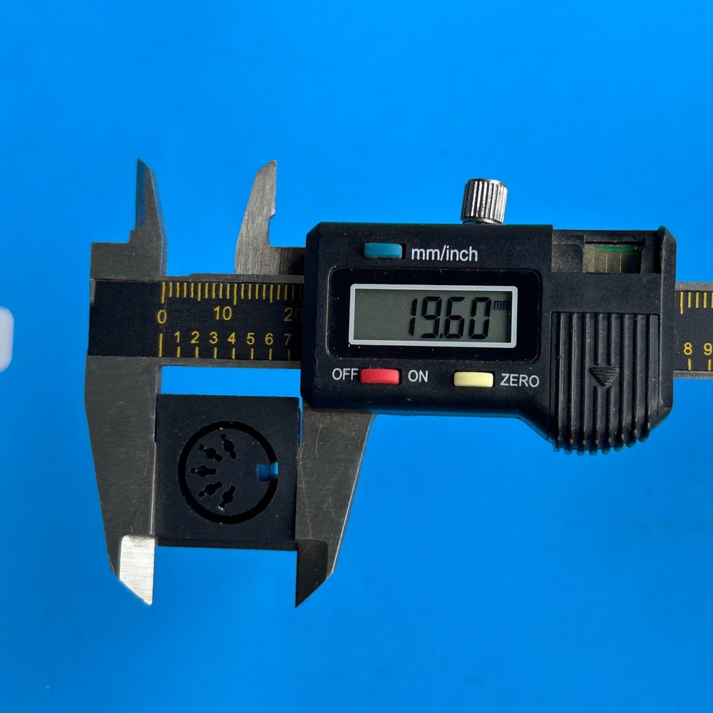 [FRS] Native Instruments MASCHINE MKI Used Part: MIDI Input/Output Socket