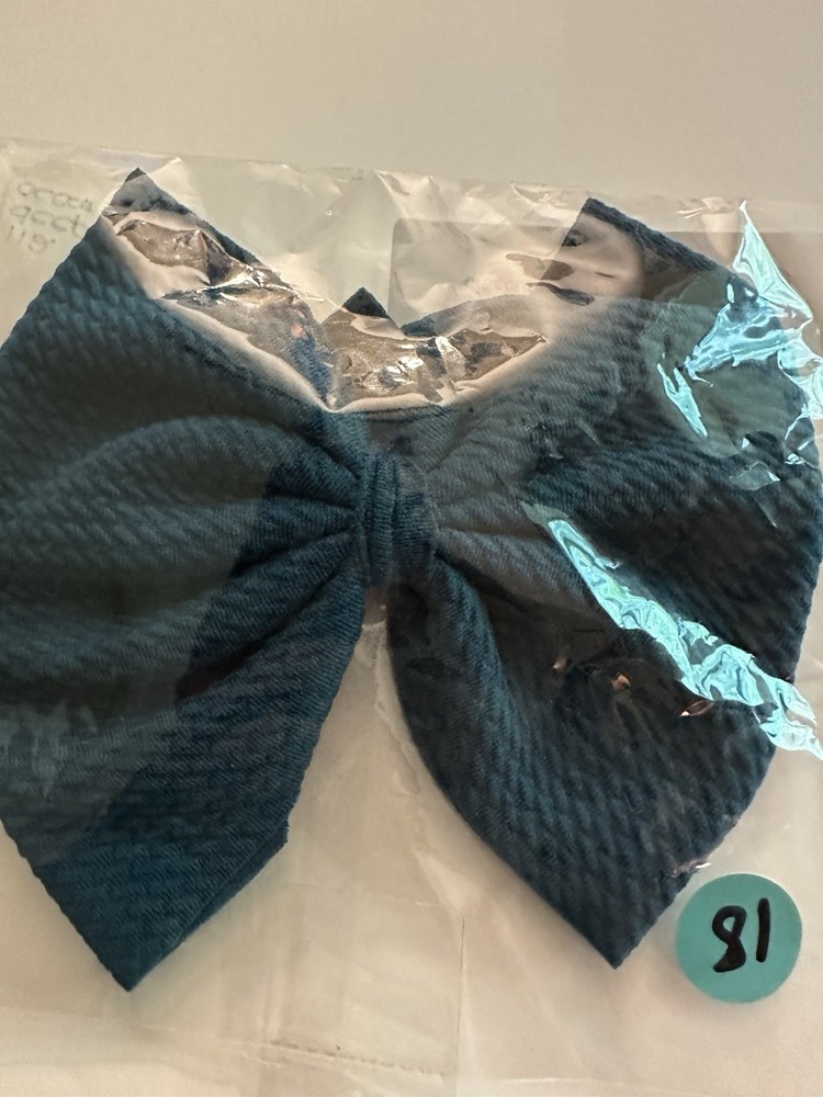 Green Bow On a Clip