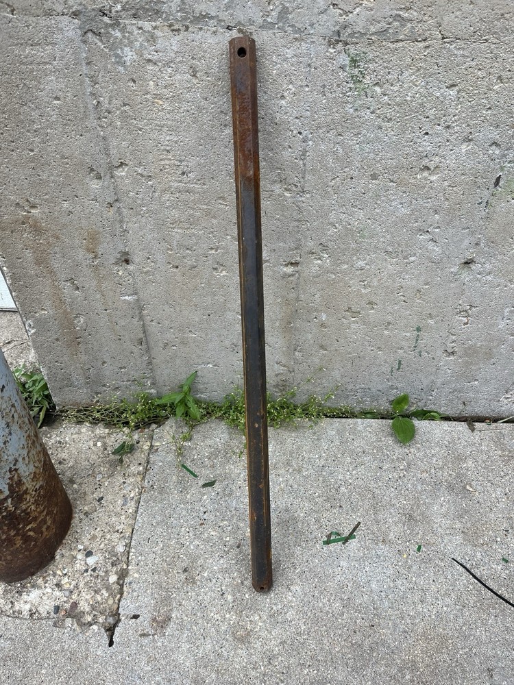 JOHN DEERE FEED ROLL BAR PART #E62113