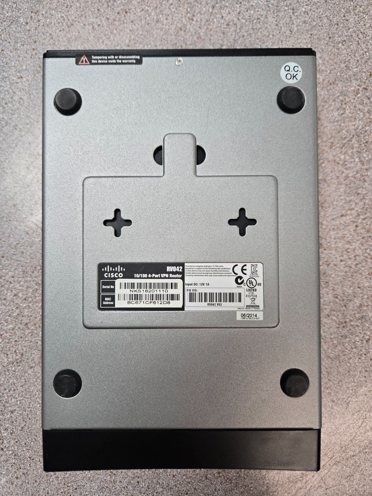CISCO RV042 Dual WAN Router