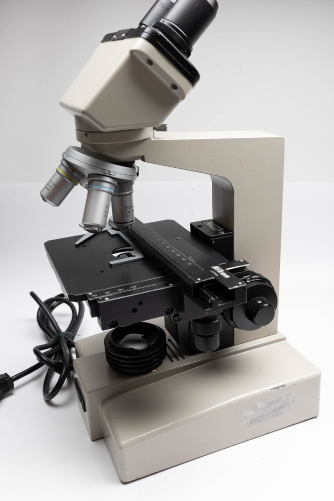 Nikon SC Binocular Biological Microscope with 4 Objective Lenses & Eyepieces