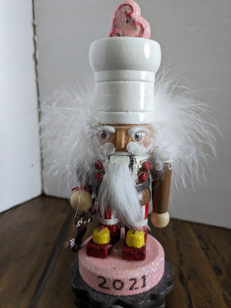 Hollywood Chubby Gingerbread Nutcracker PinkHolly Adler 7.8"