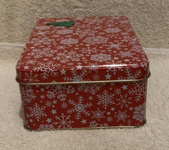 Greenbrier RED & WHITE SNOWFLAKES RectangleTin Box - EUC