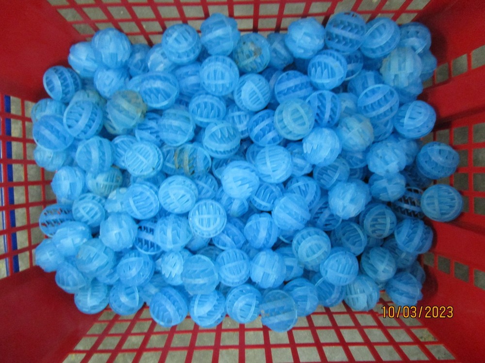 219 Plastic Bio Fish Tank Balls 1-1/2"