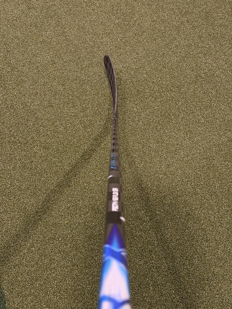 Bauer Vapor FlyLite Stick - Senior / Right / 65 Flex / P90TM
