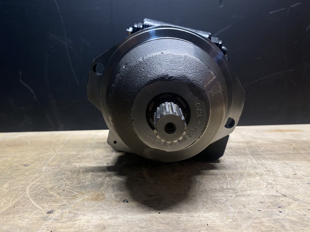 Rexroth Axial Piston Variable Motor R992002148 A10VE45 Plug In Version - New OB