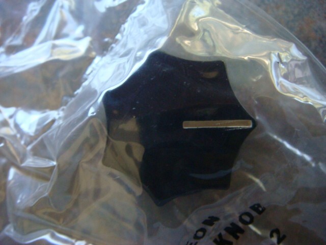 ONE Lot FIVE (5) Raytheon Pointer Knobs TS90-2WL-2 -- New & Unused