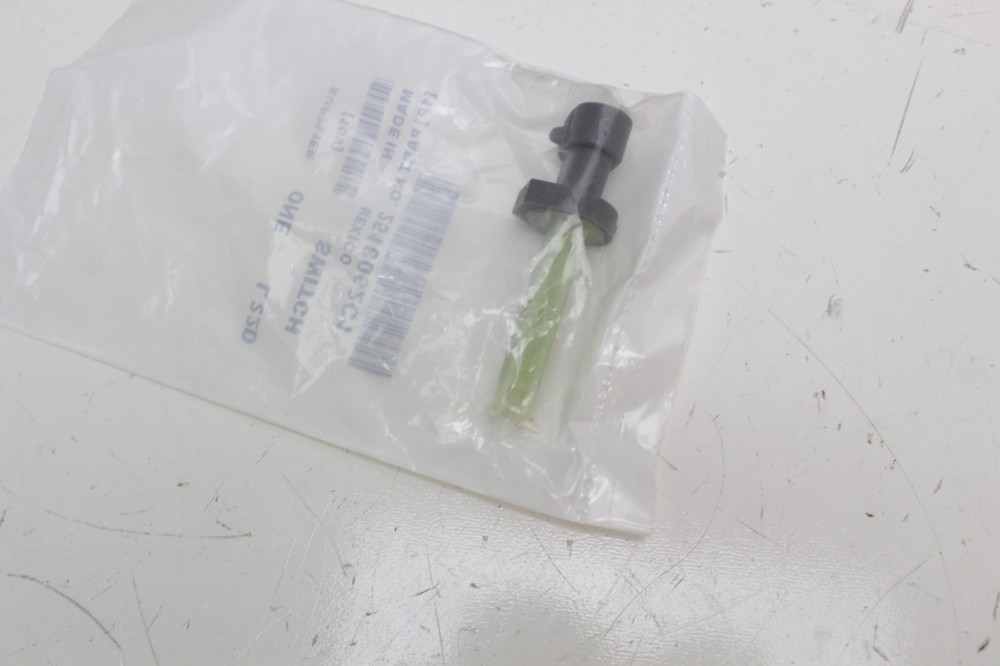 Genuine OEM International 2518062C1 Replacement Coolant Level Sensor Switch