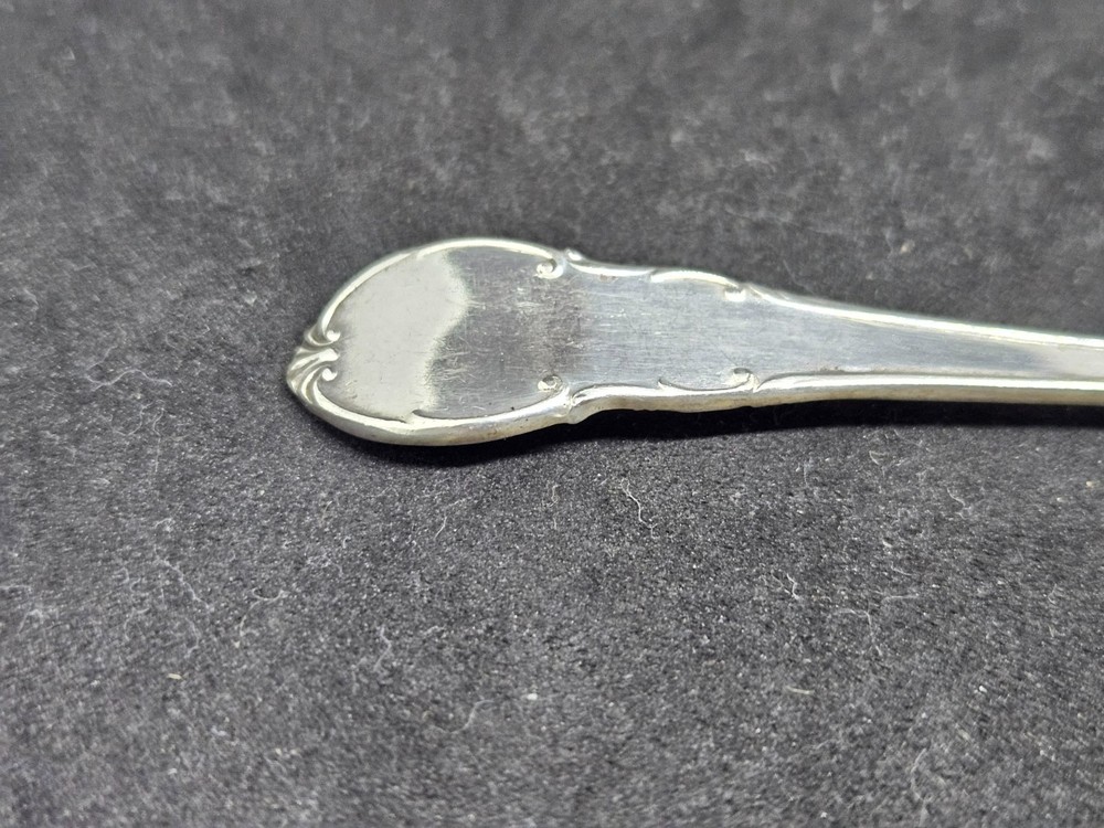 VINTAGE STERLING Lundt Olive Fork 19g