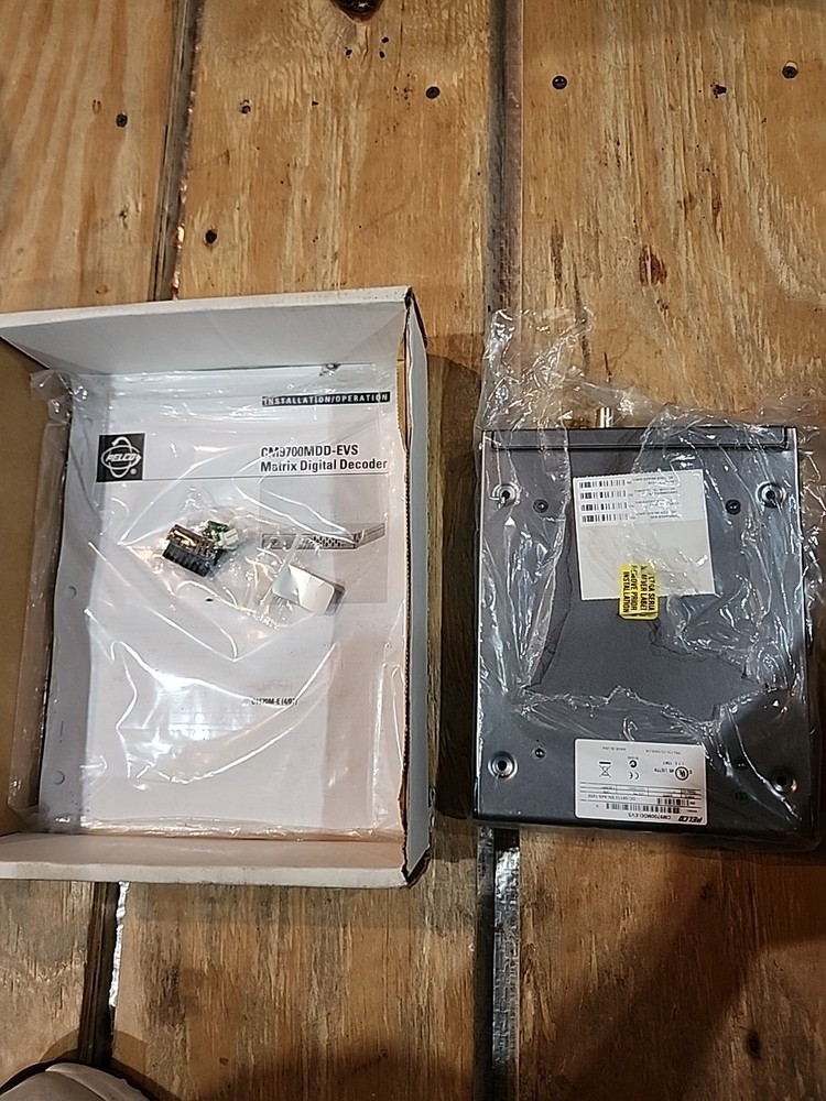 Pelco CM9700MDD-EVS Matrix Digital Decoder Endura User Manual in Box Used