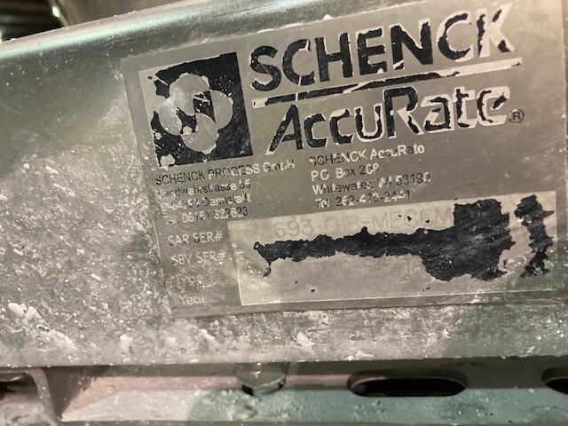 SUPERSACK UNLOADING SYSTEM WITH HOIST AND ACCURATE AUGER FEEDER