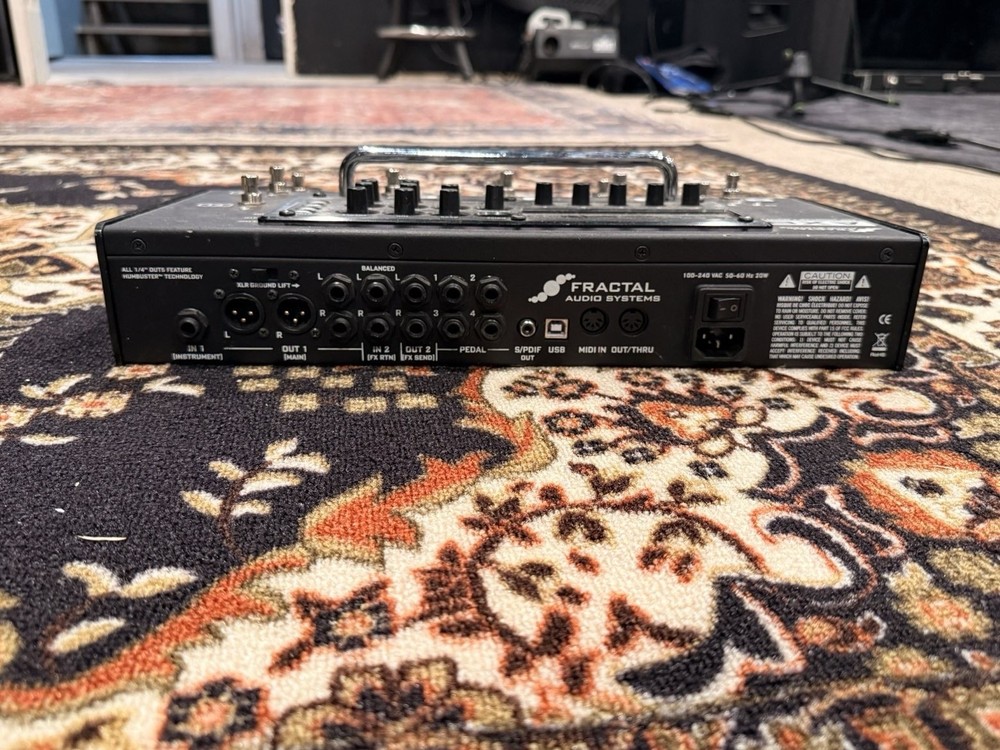 Fractal Audio Systems AX8 Digital Amp Modeler Multi FX Processor for Guitar
