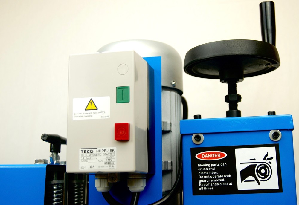 NEW BLUEROCK Tools Model WS-260 Wire Stripping Machine Copper Cable Stripper