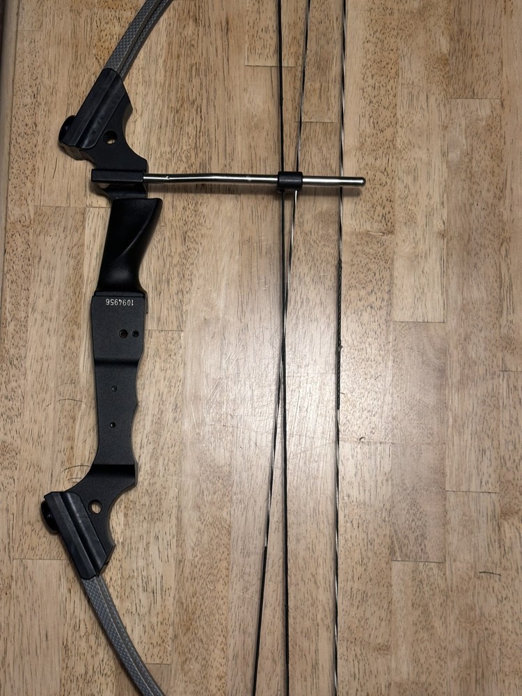 Genesis Gen X Right-Handed Bow - Black