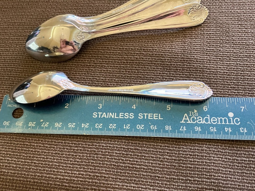 Oneida ROYAL SHELL Stainless Flatware--5 Teaspoons - VGUC