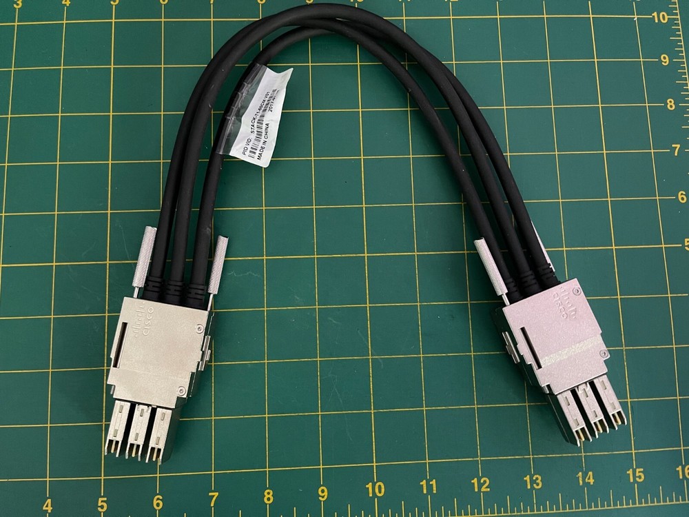 Cisco STACK-T1-50CM V01 Cisco 3850/9300 Stacking Cable