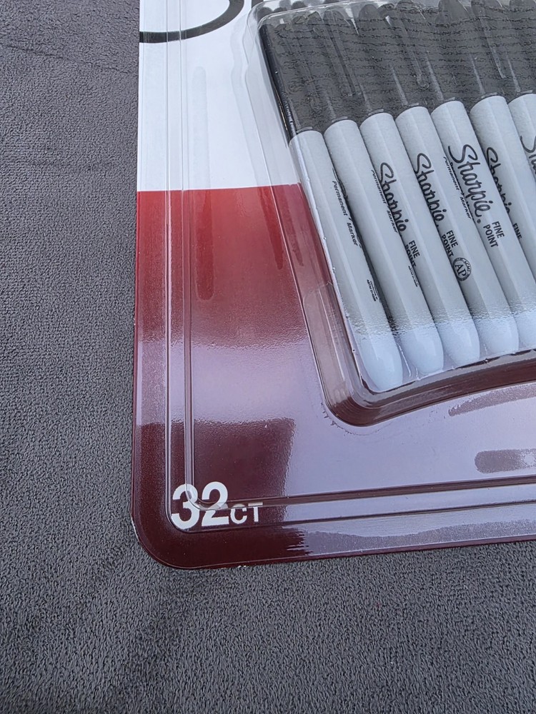 SHARPIE Permanent Markers Fine Point 32 Count Black